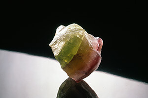 フッ素樹脂の原石の蛍石
